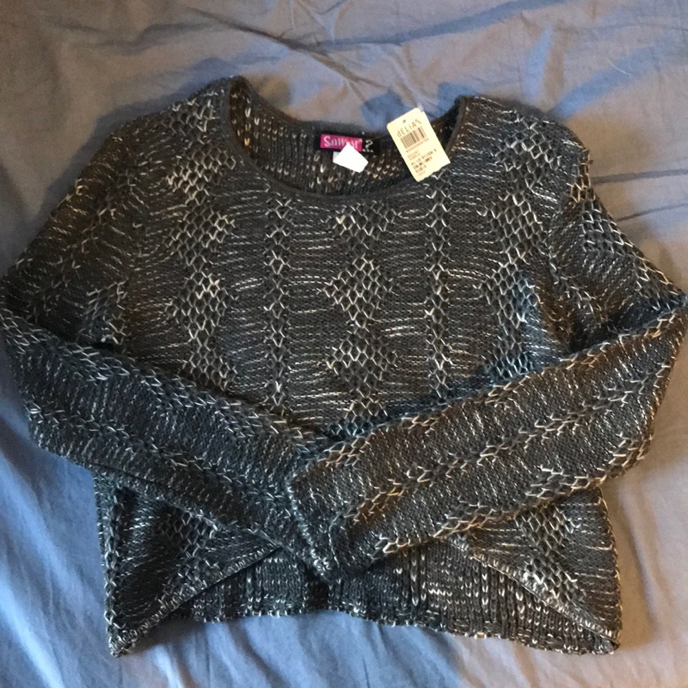 Grey knit HI LO shirt. Size small.